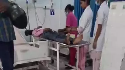 पालकोट: चौक टंगरा के पास दो स्कूटी की टक्कर में चार लोग घायल