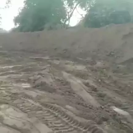 लिधौरा: बरेठी खास में मनरेगा कार्यों में जेसीबी का उपयोग, वीडियो वायरल, जनपद पंचायत सीईओ ने जांच के आदेश दिए