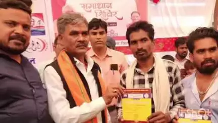 थानखम्हरिया: बेलगांव में सुशासन तिहार के समाधान शिविर में साजा विधायक ईश्वर साहू हुए शामिल, हितग्राहियों को योजनाओं का लाभ दिया