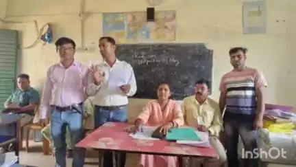 कर्माटांड /विद्यासागर: बीआरसी में आयोजित बैठक में प्रखंड के विभिन्न स्कूलों के प्रधानाध्यापकों ने लिया भाग