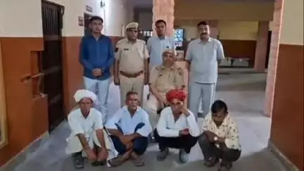 गिड़ा: बायतु पुलिस ने विवाह समारोह में नशा परोसने के मामले में 4 लोगों को किया गिरफ्तार, अवैध डोडा पोस्त मय सामग्री जब्त