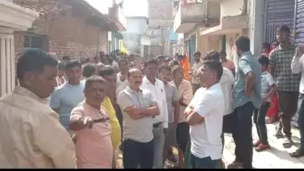 कटकमदाग: सलगावां में सुनील कुमार गुप्ता द्वारा बीच सड़क पर बोरिंग कराने पर ग्रामीणों ने थाने में दी शिकायत, कार्रवाई की मांग