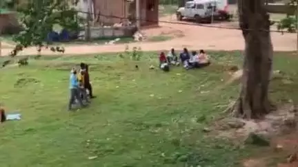 अल्बर्ट एक्का (जारी): जारी प्रखंड के साप्ताहिक बाजारों में खुलेआम शराब की बिक्री, 10 साल के बच्चे भी कर रहे सेवन