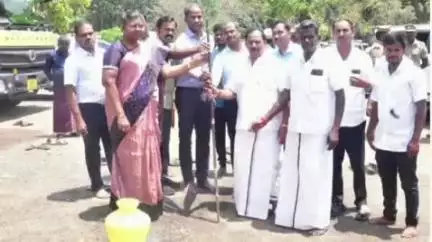 கொல்லிமலை: செங்கரையில் சிறப்பு கிராம சபை கூட்டத்தில் 212 பயனாளிகளுக்கு ரூ.71.52 இலட்சம் மப்பீட்டில் நலத்திட்ட உதவிகளை ஆட்சியர் உமா வழங்கினார்
