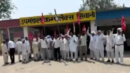 सिवानी: सिवानी में किसानों ने एसडीएम कार्यालय का घेराव किया, पानी की किल्लत से परेशान