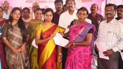 திருமயம்: மிரட்டு நிலையில் நடைபெற்ற கிராம சபை கூட்டத்தில் பங்கேற்ற ஆட்சியர் அருணா