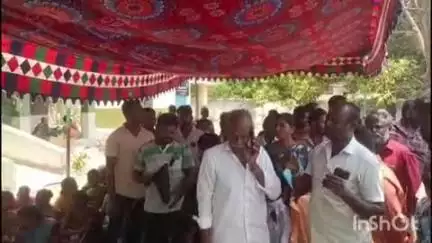 ஆற்காடு: பாடி கிராமத்தில் நடைபெற்ற கிராம சபை கூட்டத்தை புறக்கணித்து பொதுமக்கள் போராட்டம்