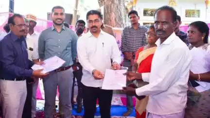 கீழக்கரை: மேதலோடையில் நடைபெற்ற கிராம சபை கூட்டத்தில் ஆட்சியர் சிம்ரன்ஜீத் சிங் காலோன் பங்கேற்பு