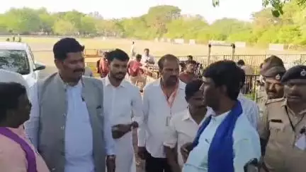 ಹುನಗುಂದ: ಕೂಡಲಸಂಗಮದಲ್ಲಿ ಮಾದಿಗ ಸಮಾಜದವರಿಂದ ಸಚಿವ ಶಿವರಾಜ ತಂಗಡಗಿ ಅವರಿಗೆ ಮನವಿ