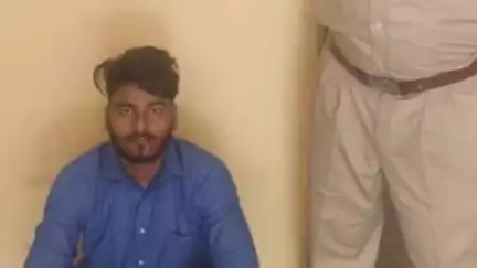 सीकरी: सीकरी पुलिस ने छेड़छाड़ व मारपीट के मामले में फरार आरोपी को किया गिरफ्तार