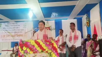 নাহৰকটীয়া: নাহৰকটীয়াৰ জয়পুৰ চাহ বাগিচা প্ৰেক্ষাগৃহত আয়োজিত শ্ৰমিক দিৱস অনুষ্ঠানত উপস্থিত বিধায়ক তৰংগ গগৈ