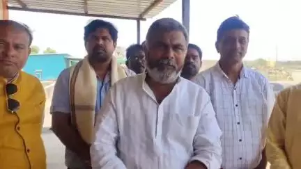 माहूर: माहूर इथं उच्च पातळी बंधाऱ्याच्या कामाला सुरुवात एक लाख शेतकऱ्यांना शेतीसाठी पाणी मिळणार आ.हेमंत पाटील धनोडा इथं म्हणाले