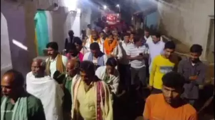 ଅମ୍ବାଭୋନା: କଲମୀ ଗ୍ରାମରେ ଅଖଣ୍ଡ ନାମଯଜ୍ଞରେ ଯୋଗଦାନ କଲେ ଭଟଲୀ ବିଧାୟକ