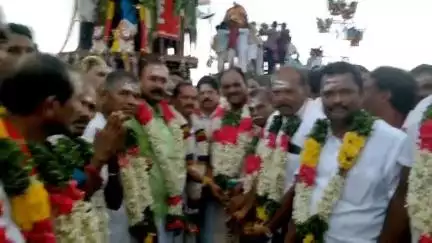 நல்லம்பள்ளி: இண்டூர் நத்தஅள்ளி கிராமத்தில் காளியம்மன் கோயில் தேர்த்திருவிழா நடைபெற்றது