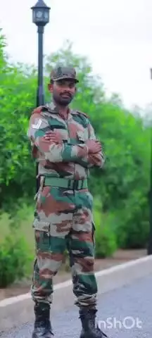నర్సంపేట: నర్సంపేటలో విషాద ఘటన చోసుచేసుకుంది. జమ్మూకశ్మీర్ లో నర్సంపేట కు చెందిన ఆర్మీ జవాన్ ఆత్మహత్య