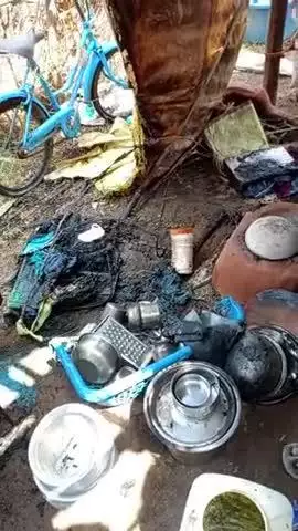 एक गरीब का मकान जल गया है सारे कपड़े जल गए जेवर जल गए हैं पैसे जल गए   उसकी कुछ मदद करें मदद करने के लिएइस नं 9685567247