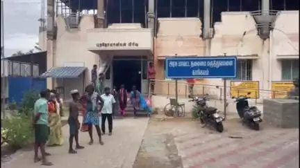 ദേവികുളം: തമിഴ്നാട് തിരുപ്പൂരിൽ വാഹനാപകടത്തിൽ മൂന്നാർ സ്വദേശികളായ ഒരു കുടുംബത്തിലെ മൂന്നു പേർ മരിച്ചു