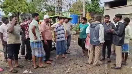 குடியாத்தம்: சுண்ணாம்புப்பேட்டையில் உள்ள ஆட்டுப்பட்டியில் அடைத்து வைத்திருந்த 9 ஆடுகள் திருட்டு