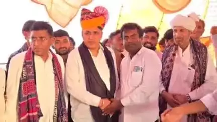 गुड़ामालानी: बाङमेर-जैसलमेर सांसद उम्मेदाराम बेनिवाल ने भलीसर क्षेत्र का दौरा किया, आमजन से हुए रूबरू