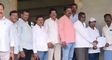 ಯಳಂದೂರು: ಬಲಗೈ ಸಮುದಾಯದವರು 'ಹೊಲಯ' ಎಂದು ನಮೂದಿಸುವ ಕುರಿತು ಯಳಂದೂರು, ಕೆಸ್ತೂರು ಸೇರಿ ಅನೇಕ ಗ್ರಾಮಗಳಲ್ಲಿ ಜಾಗೃತಿ