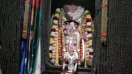 நல்லம்பள்ளி: அதியமான் கோட்டை காலபைரவர் திருக்கோவிலில் தேய்பிறை அஷ்டமி முன்னிட்டு ஏராளமான பக்தர்கள் தரிசனம் செய்தனர்..