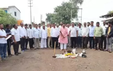 ರಾಯಬಾಗ: ಜಲಲಾಪೂರ ಗ್ರಾಮದಲ್ಲಿ ರಸ್ತೆ ಅಭಿವೃದ್ಧಿ ಕಾಮಗಾರಿಗೆ ಶಾಸಕ ದುರ್ಯೋಧನ ಐಹೊಳೆ ಚಾಲನೆ