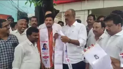 తాడేపల్లిగూడెం: ఎమ్మెల్యే బొలిశెట్టి సమక్షంలో వైయస్సార్సీపి నుండి జనసేనలో చేరిన మాధవరం గ్రామానికి చెందిన 15 కుటుంబాలు