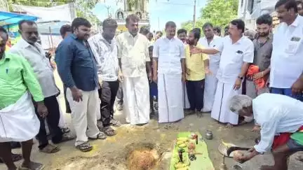 எட்டயபுரம்: போடுபட்டி கிராமத்தில் பேவர் பிளாக் சாலை அமைக்கும் பணியை ஜி.வி.மார்க்கண்டேயன் MLA துவக்கி வைத்தார்