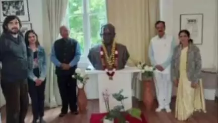अर्जुनी मोरगाव: लंडनमधील डॉ. बाबासाहेब आंबेडकर स्मारकाला आमदार राजकुमार बडोले यांची भावस्पर्शी भेट