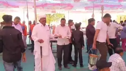 ડીસા: ડીસા જુનાડીસા ગામે રોહિત સમાજના આઠમા સમુહલગ્ન મહોત્સવ યોજાયો 30 નવ દંપતીઓએ પ્રભુતામાં પગલાં પાડયાં.