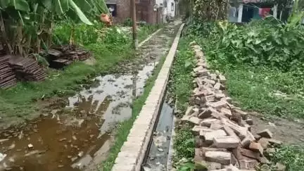 শ্রীরামপুর-উত্তরপাড়া: বৈদ্যবাটির 18 নম্বর ওয়ার্ডে রাজা রামমোহন রায় সরণির বেহাল দশা, সমস্যায় স্থানীয়রা #jansamasya