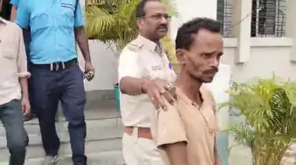 পুরাতন মালদা: টাকা পয়সা সংক্রান্ত বিবাদের জেরে দাদাকে পেট্রোল দিয়ে পুড়িয়ে মারল ভাই বটতলা এলাকার ঘটনা