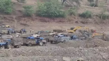 सुठालिया: राज्यमंत्री के गृहक्षेत्र सुठालिया टोडी पारसाना में पार्वती नदी में अवैध खनन, सुबह-शाम चल रही पोकलेन मशीन