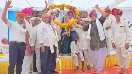 विजयनगर: अजमेर सरस डेयरी अध्यक्ष रामचंद्र चौधरी बिजयनगर पहुंचे, शहर में निकाला जुलूस, विशाल समारोह आयोजित
