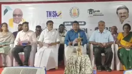 நத்தம்: 'கல்லுாரிக் கனவு - 2025' என்ற உயர்கல்வி வழிகாட்டு நிகழ்ச்சி ஆட்சியர் தலைமையில் கள்ளழகர் மேல்நிலைப்பள்ளியில் நடைபெற்றது