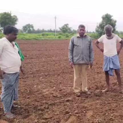 ರಟ್ಟೀಹಳ್ಳಿ: ಕಡೂರು ಗ್ರಾಮದ ಜಮೀನಿನಲ್ಲಿ ಚಿರತೆ ಹೆಜ್ಜೆ ಗುರುತು ಪತ್ತೆ