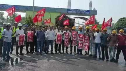 चंदवारा: 9 जुलाई को होने वाली देशव्यापी आम हड़ताल को लेकर बांझेडीह के केटीपीएस में यूनियन ने बैठक की
