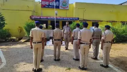 बतौली: बतौली पुलिस थाने में थाना प्रभारी सीपी तिवारी ने ली जनरल परेड, हर मंगलवार और शुक्रवार को होगा परेड