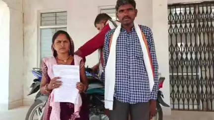 सिमरिया: सर्राखेड़ा में चोरों ने घर का ताला तोड़कर जेवरात व नगदी चुराई, पीड़ित परिवार ने कलेक्टर को सौंपा ज्ञापन