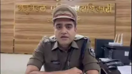 मेजरगंज: खैरवा चौक के पास पुलिस ने नेपाली शराब के साथ एक तस्कर को गिरफ्तार किया