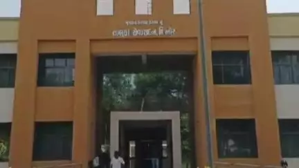 શિનોર: ટિમ્બરવા ગામે યુવા સંગઠન અને ગ્રામ પંચાયત દ્વારા સાથે મળી હાઈ માસ્ટ ટાવર ઊભા કરાયા