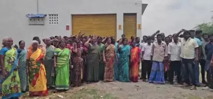 திருத்தணி: பட்டபிராமபுரத்தில் புதிய டாஸ்மாக் கடை திறக்க எதிர்ப்பு - மீறி திறந்தாள் கடையை உடைப்போம் என எச்சரிக்கை விடுத்த பெண்கள்