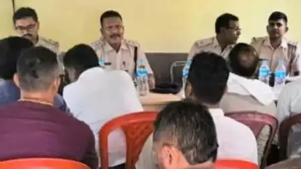 बिश्रामपुर: एसडीपीओ ने रेहला थाना परिसर में संवेदकों के साथ की समीक्षा बैठक, सुरक्षा मामलों पर हुई चर्चा