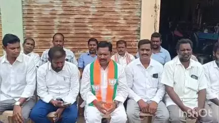 చొప్పదండి: సరస్వతీ మాత విగ్రహాన్ని ధ్వంసం చేసిన దుండగులను  అరెస్టు చేయాలి : బిజెపి రాష్ట్ర కార్యవర్గ సభ్యులు ప్రభాకర్ యాదవ్ డిమాండ్