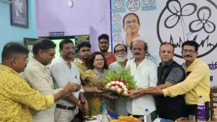 বেলডাঙা ২: দলের নির্দেশ মেনেই আগামী বিধানসভার নির্বাচনের আগে দলকে শক্তিশালী করতে 
ঐক্যবদ্ধ, বললেন রেজিনগরের তৃণমূল বিধায়ক
