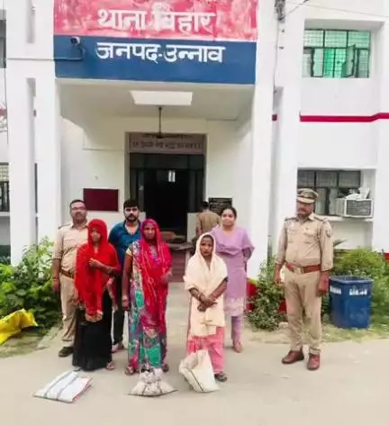 पुरवा: आबकारी विभाग ने भदिहा बाजार में छापेमारी कर कच्ची शराब पकड़ी