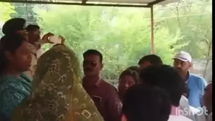टिमरनी: अघोषित बिजली कटौती से परेशान लोगों का प्रदर्शन, कांग्रेस ने सौंपा ज्ञापन, आंदोलन की चेतावनी