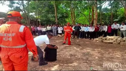 दरभा: मेडिकल कॉलेज में अग्नि सुरक्षा को लेकर मॉक ड्रिल का आयोजन, अस्पताल के कर्मचारियों ने सीखा अग्नि दुर्घटना से बचाव के उपाय