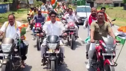 पालकोट: पालकोट में भारतीय सेना के सम्मान में भाजपा ने निकाली बाइक रैली