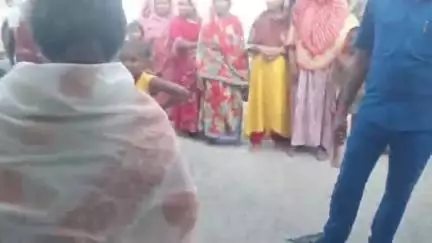 জয়নগর ১: সাধারণ মানুষের সমস্যার কথা শুনলেন জয়নগরে সাংসদ প্রতিমা মন্ডল